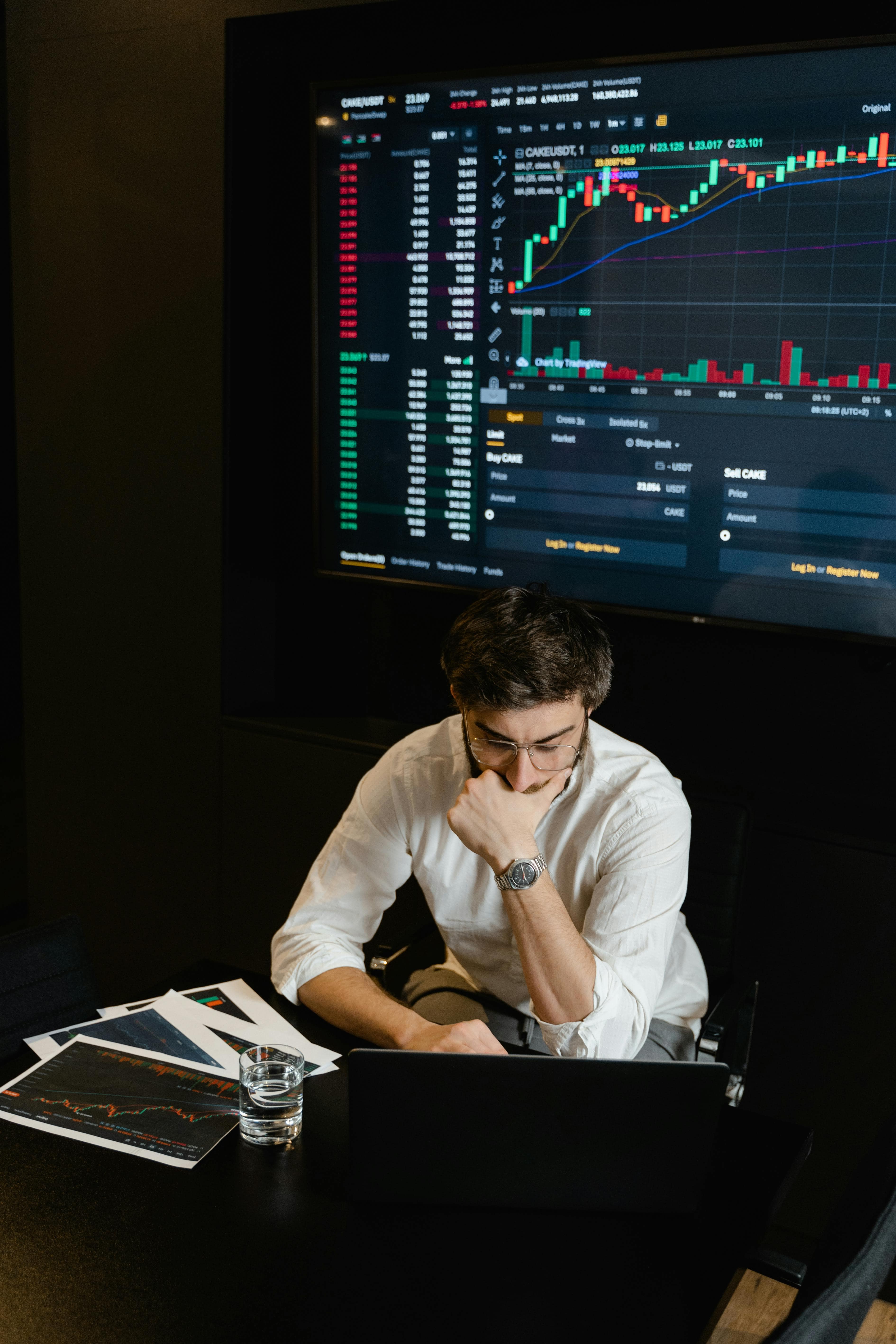 Financial analytics platform data processing visual
