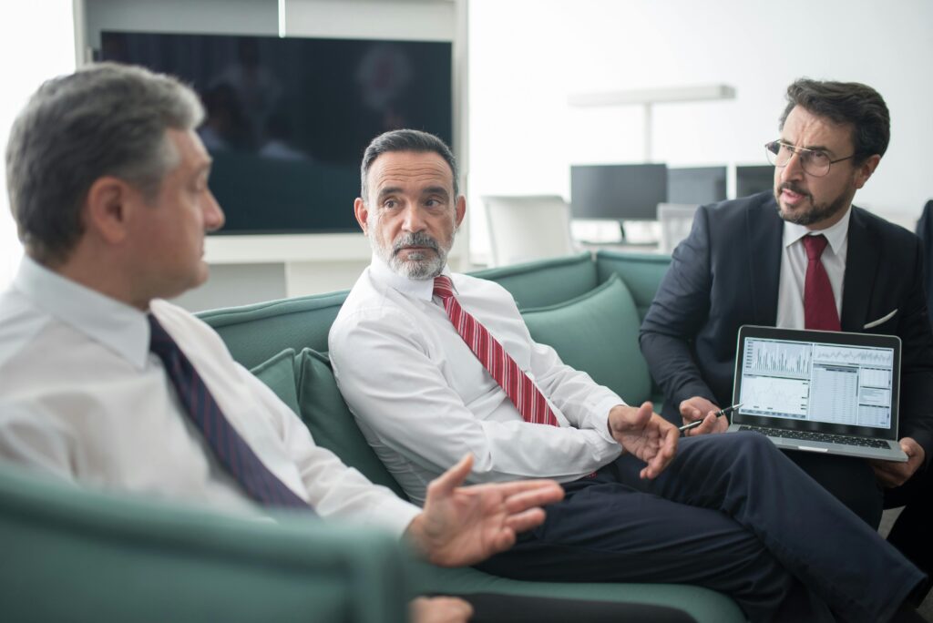 IT vendor coordination meeting caused by multiple vendors causing business disruption